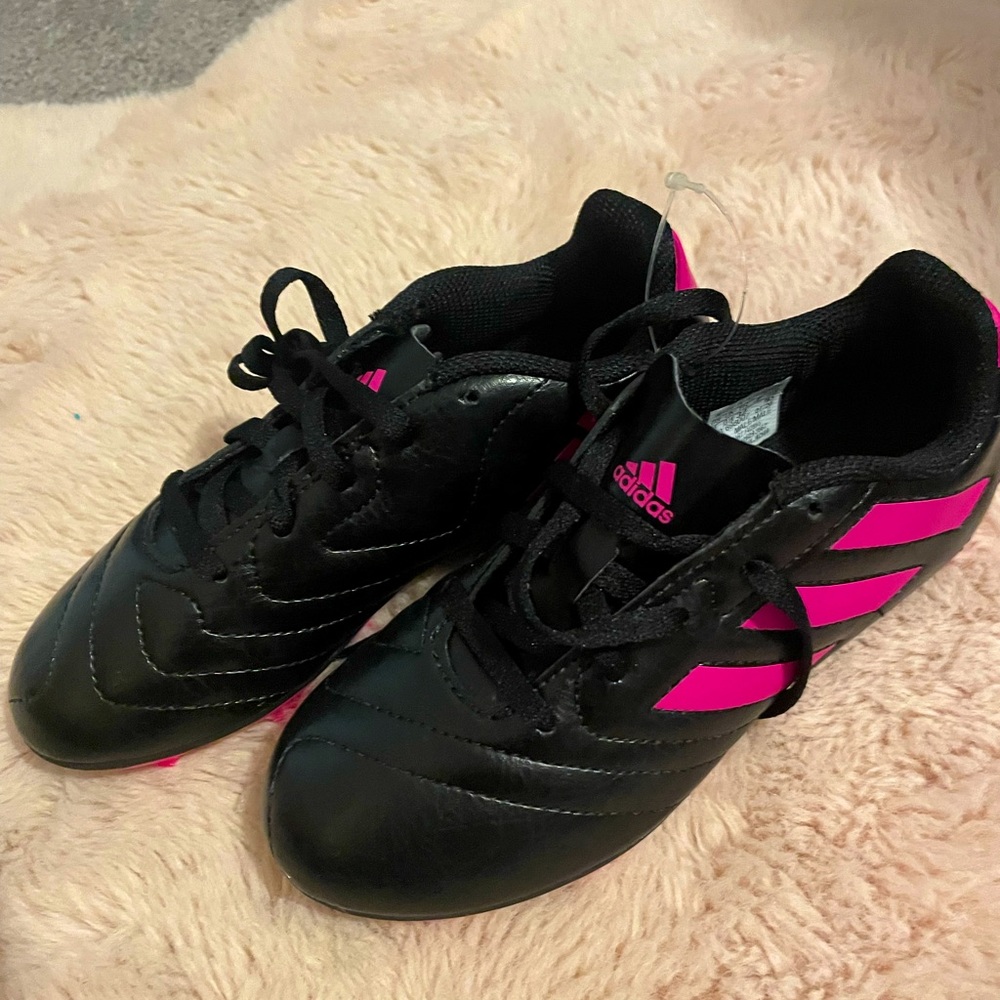 Girls soccer cleats